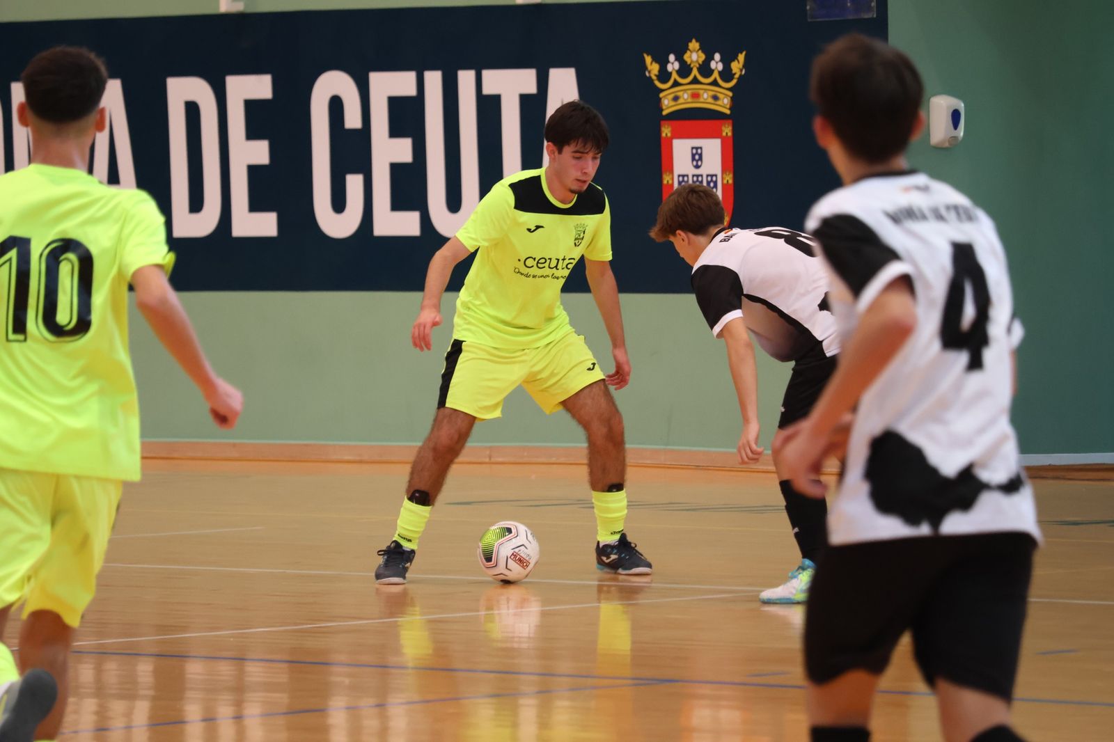 El Bahía Atlético, primer líder de la Liga Juvenil de Fútbol-sala