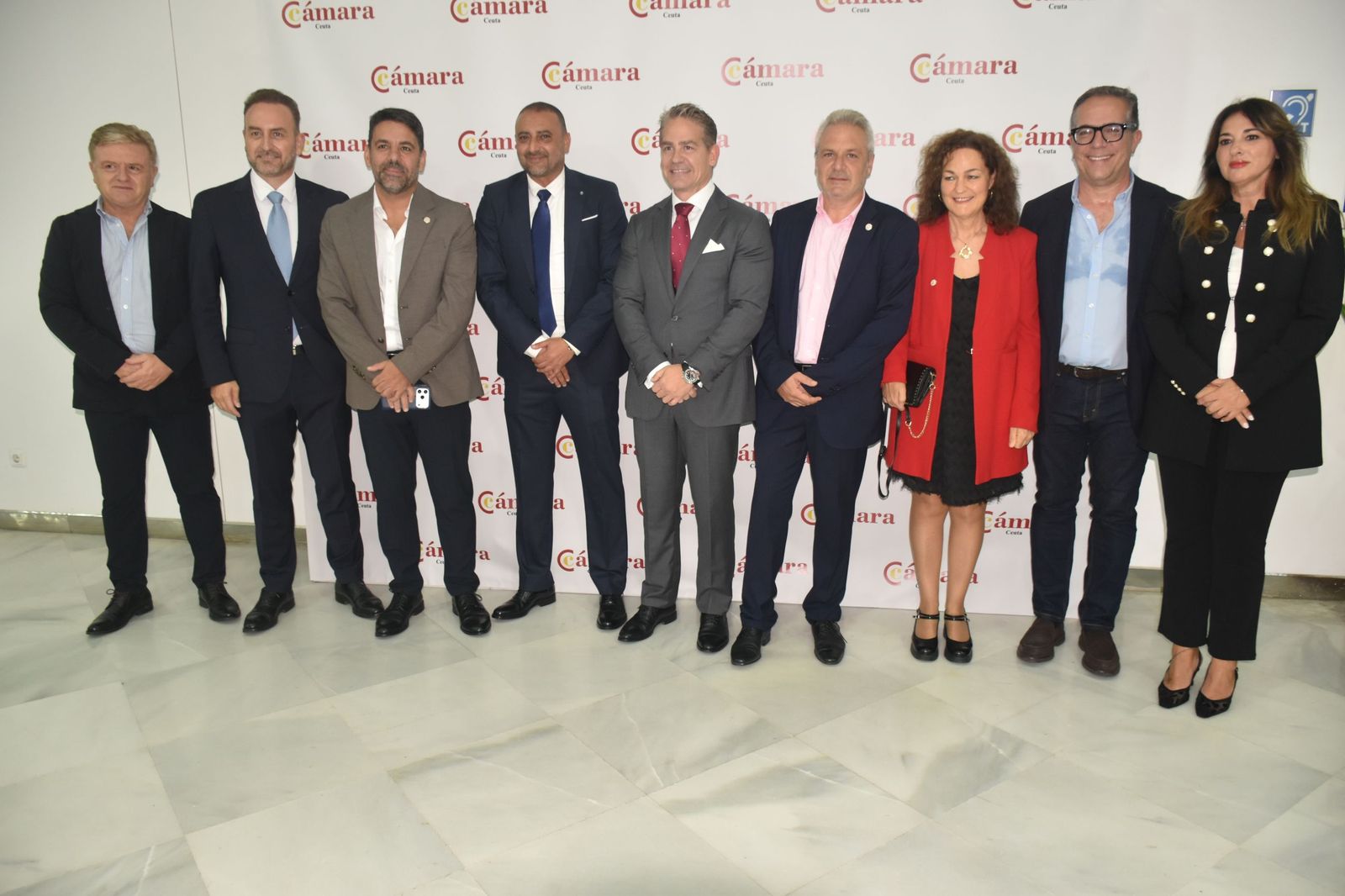 Luhay Hamido recibe la Medalla de Oro de la Cámara por su compromiso con el deporte ceutí