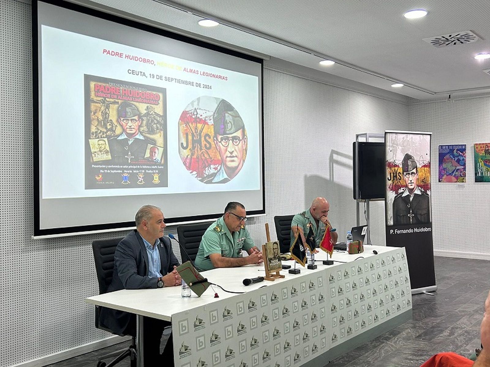 Presentación del libro 'Padre Huidobro. Héroe de almas legionarias' | FOTO E.A.Z.