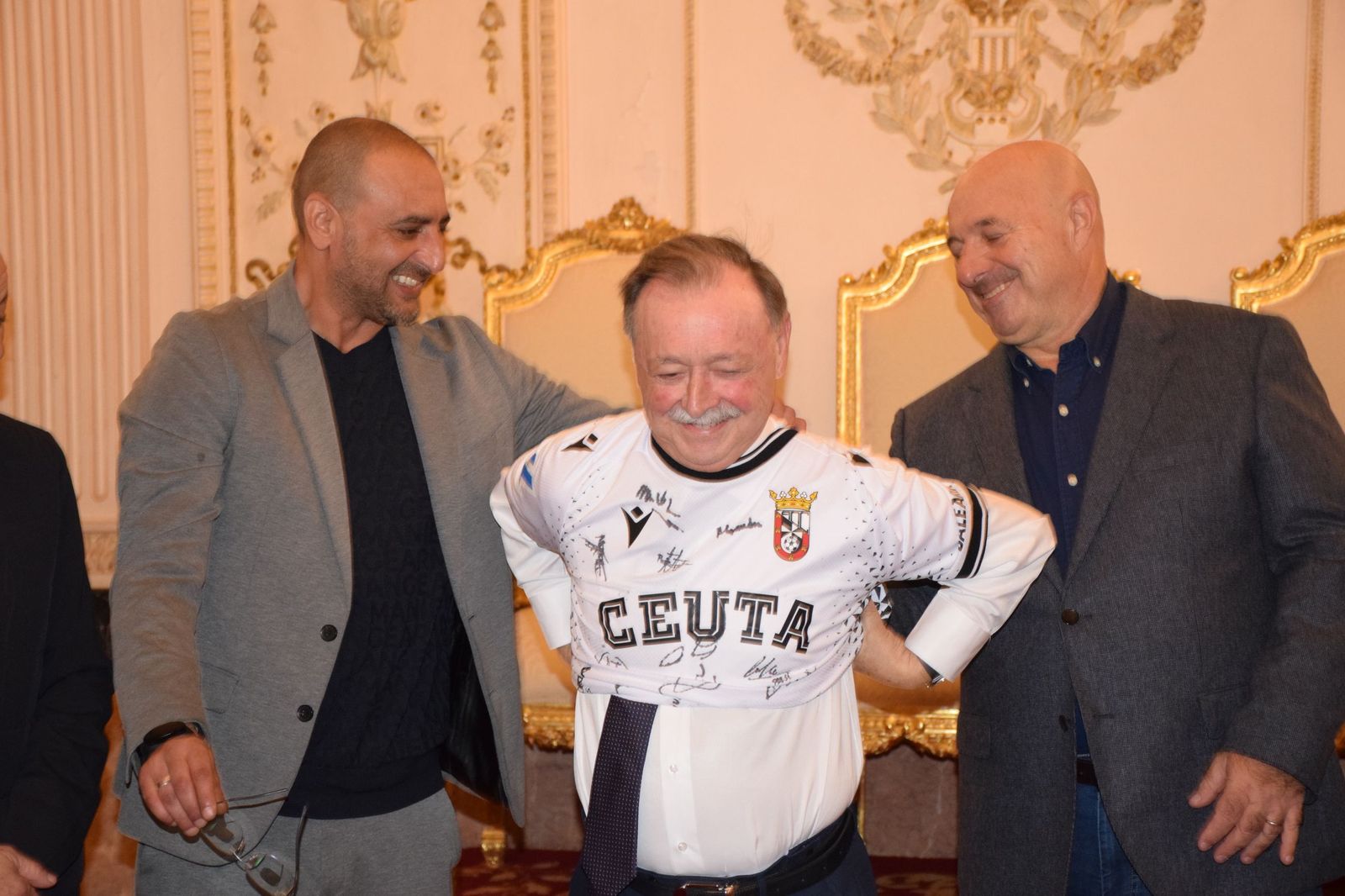 Vivas recibe al equipo Genuine de la AD Ceuta