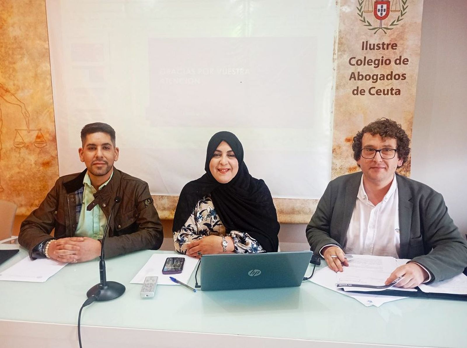 Abbas, Liazid y el también letrado y moderador de la jornada, Daniel López