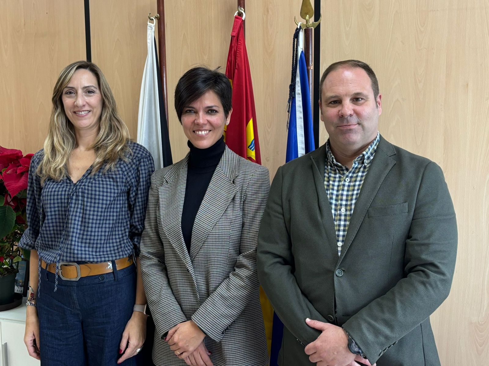 De izqda. a dcha.: Araceli García, Ainara Bernal y Sergio Aguilera.