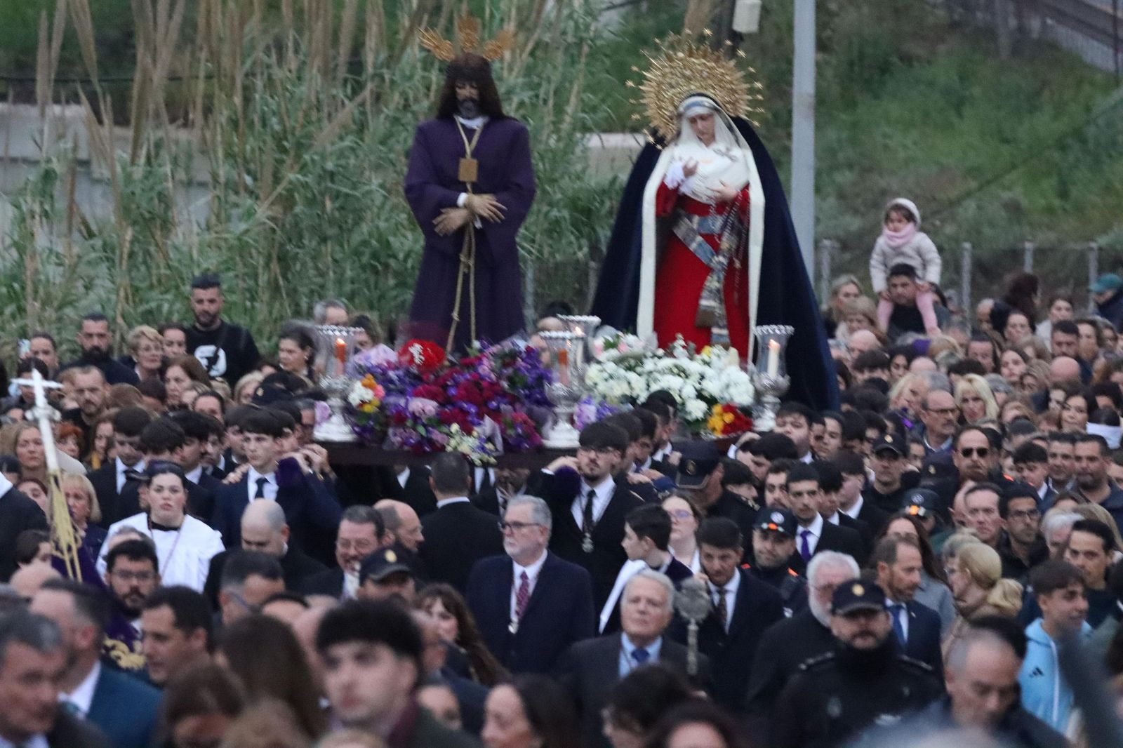 Así está siendo el traslado del Medinaceli y su Madre desde la barriada del Príncipe