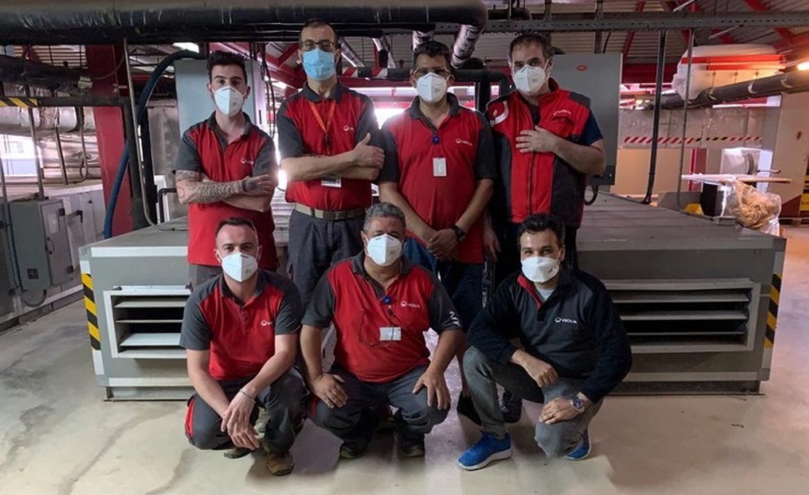 Trabajadores de 'Veolia' en el hospital en una foto tomada en 2020. / FOTO EL PUEBLO