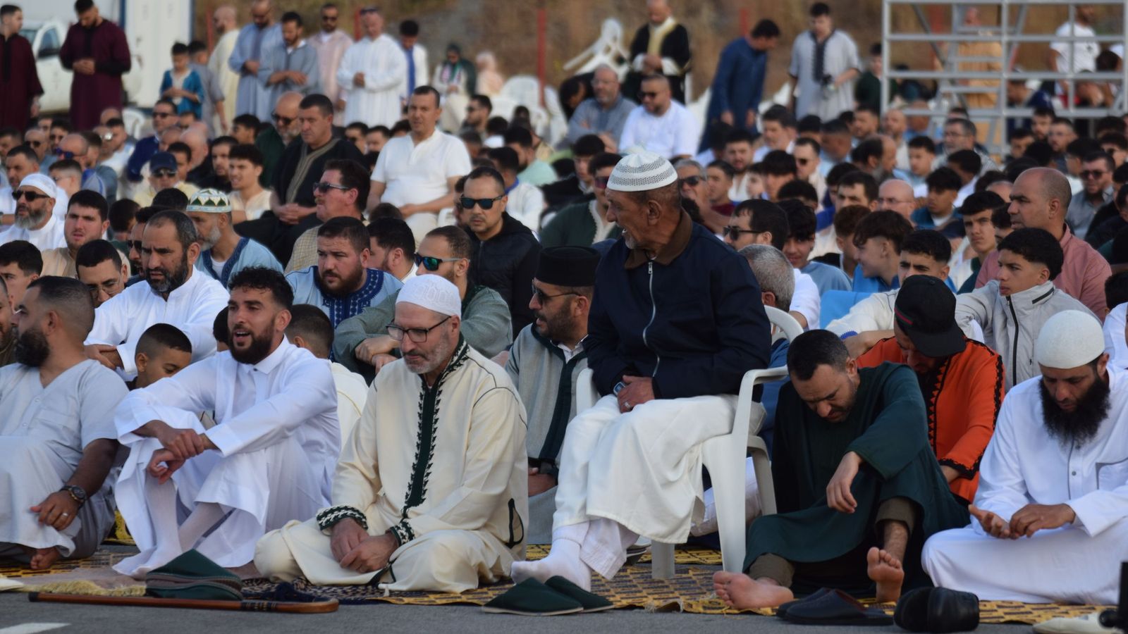 Los musulmanes de Ceuta abrazan la tradicional Musal-la que marca el inicio del Eid al Adha