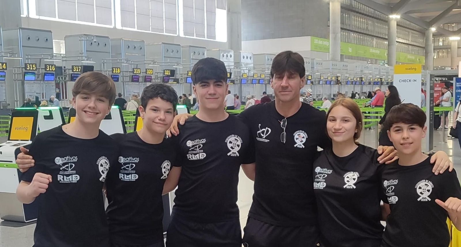 Karatecas y coach de la Federación de Kárate