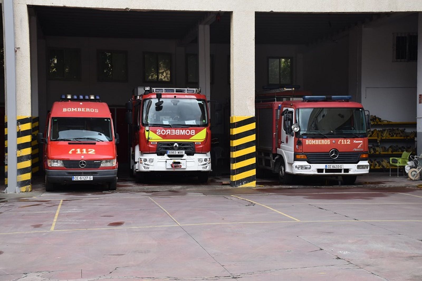 Minuto de silencio por la muerte de dos bomberos en Alcorcón en acto de servicio. / FOTO NICOL'S