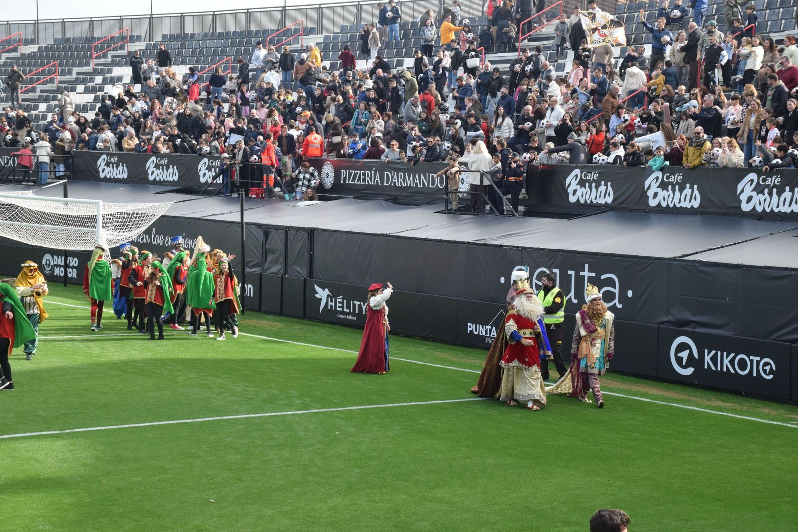 Así se vivió en el Murube la esperada llegada de los Reyes Magos