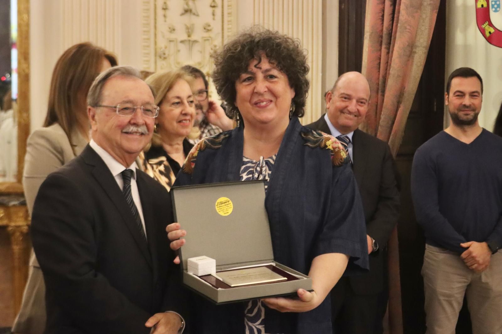 Acto de entrega de reconocimientos por el Día del Funcionario en el Salón del Trono