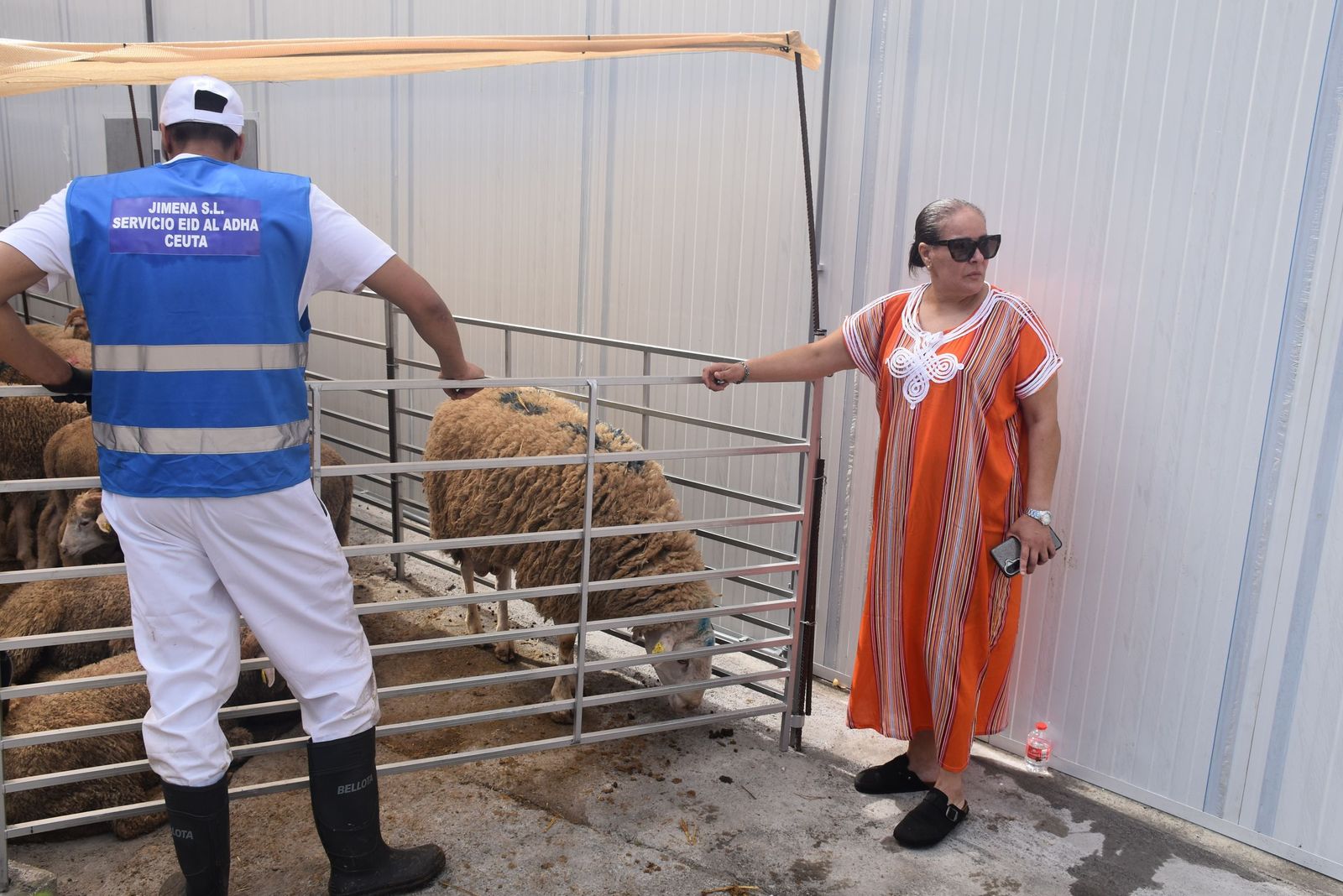 Así ha sido la visita de Benzina y Vivas al matadero de Hadú