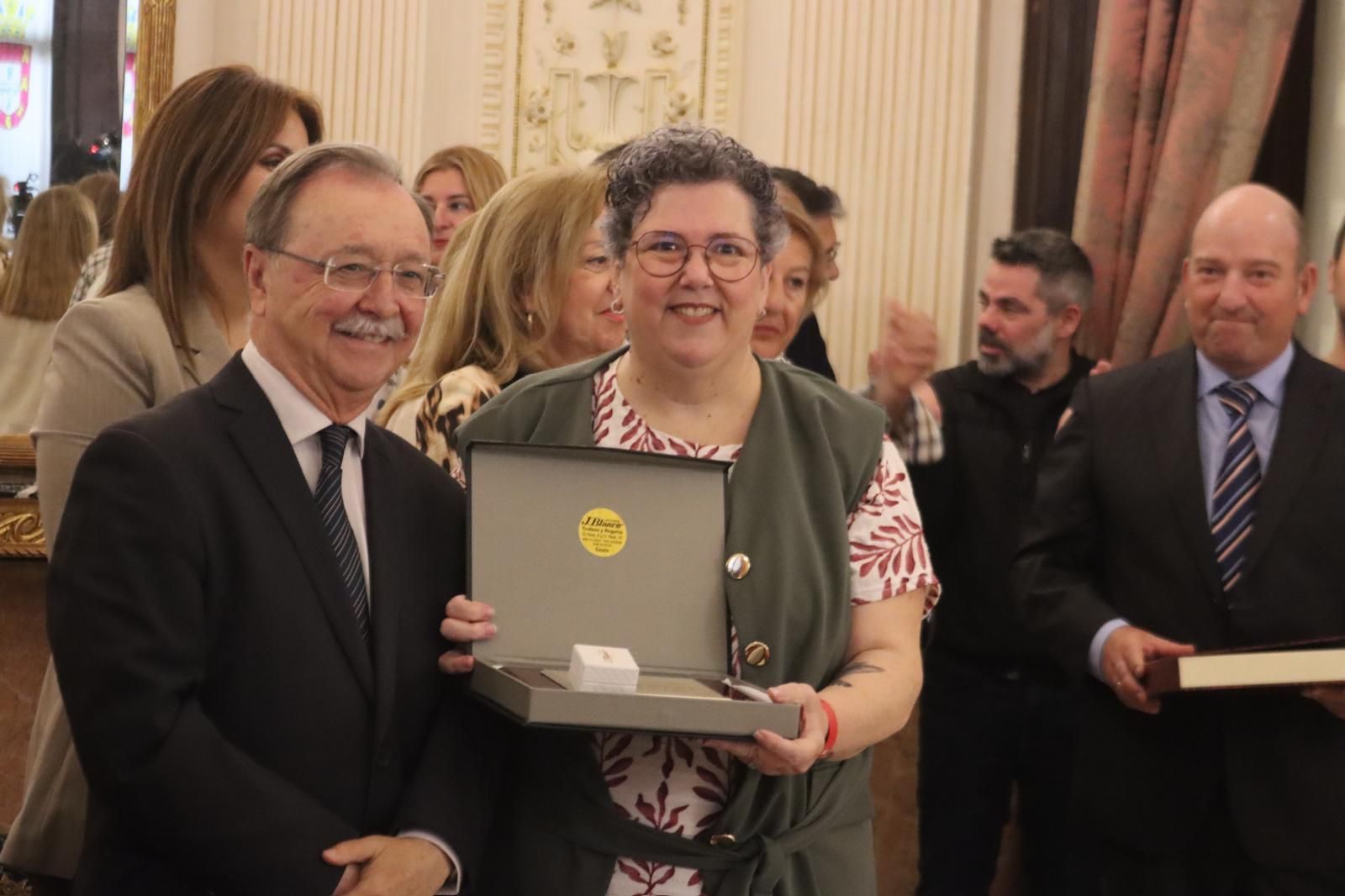 Acto de entrega de reconocimientos por el Día del Funcionario en el Salón del Trono