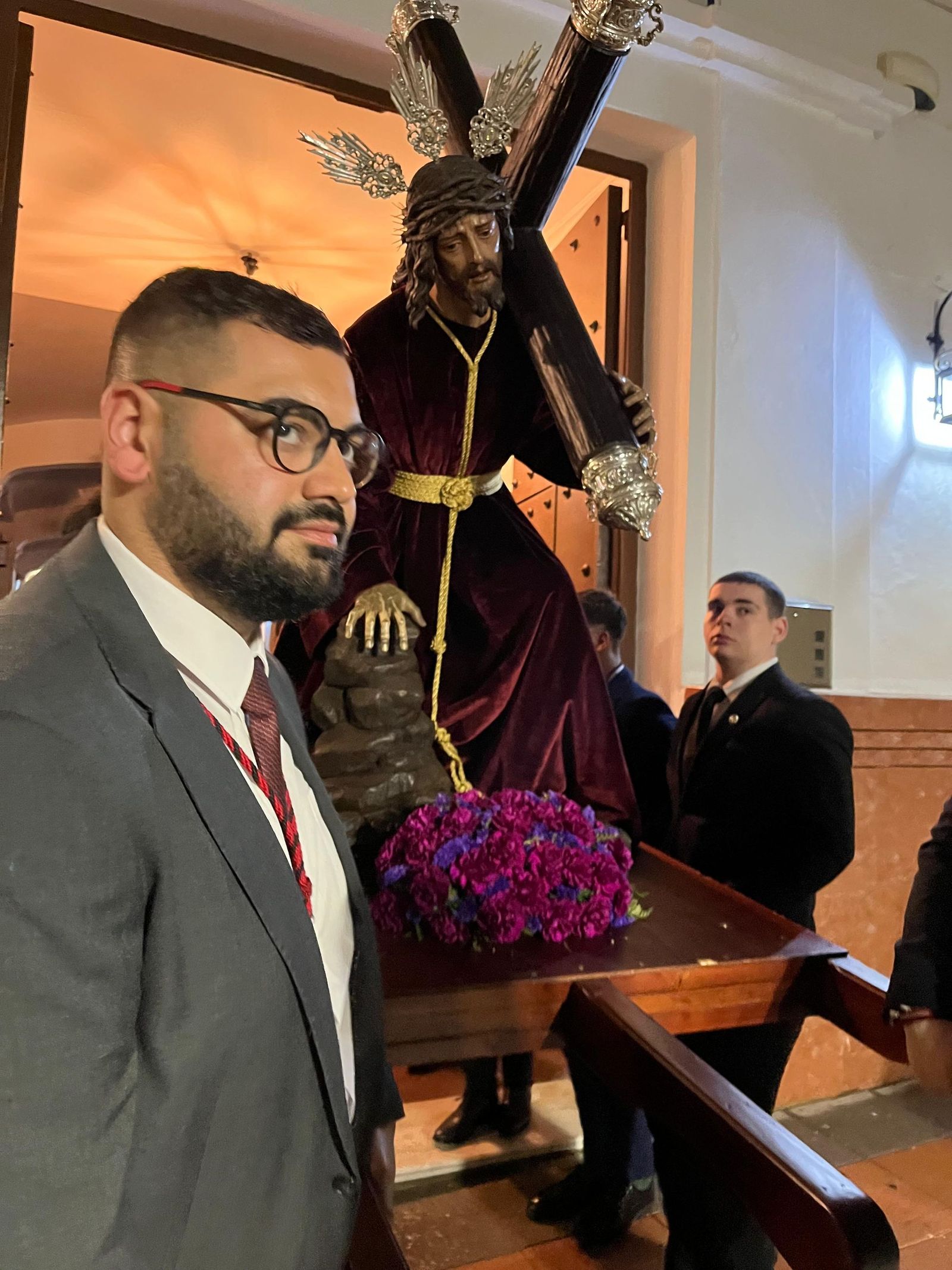 La lluvia no impide el traslado de la Amargura y el Caído a su Casa