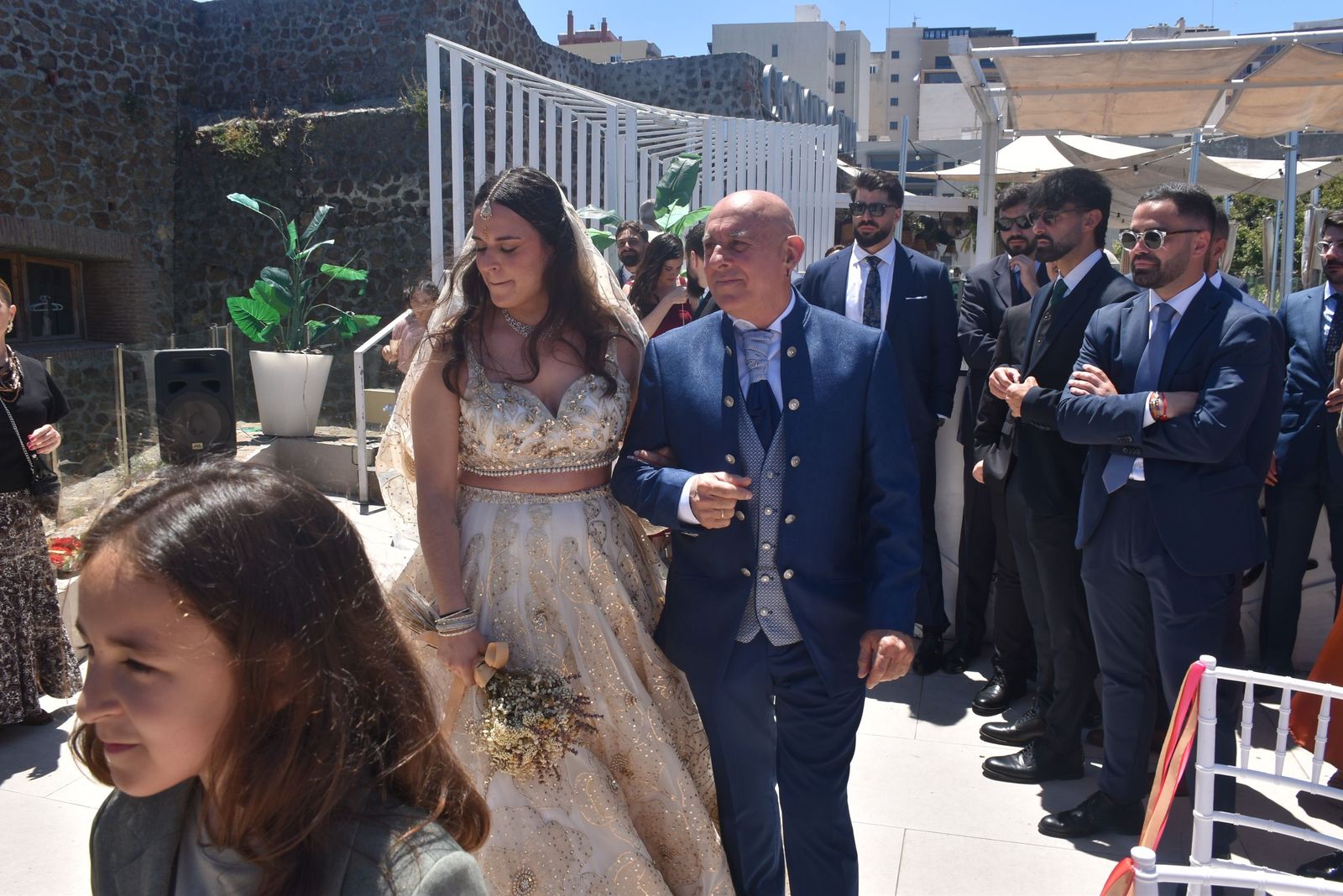 Direk y Rocío sellan su amor bajo el cielo de Ceuta