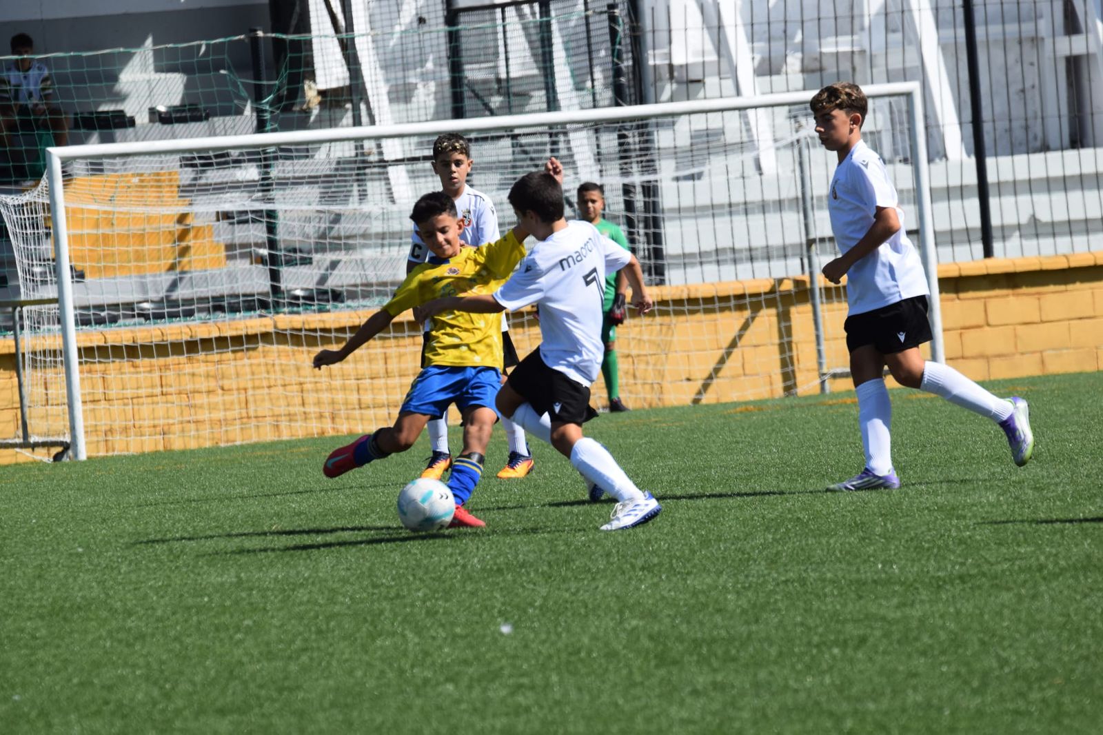Comienza la Liga Benjamín de Fútbol-8 de la RFFCE