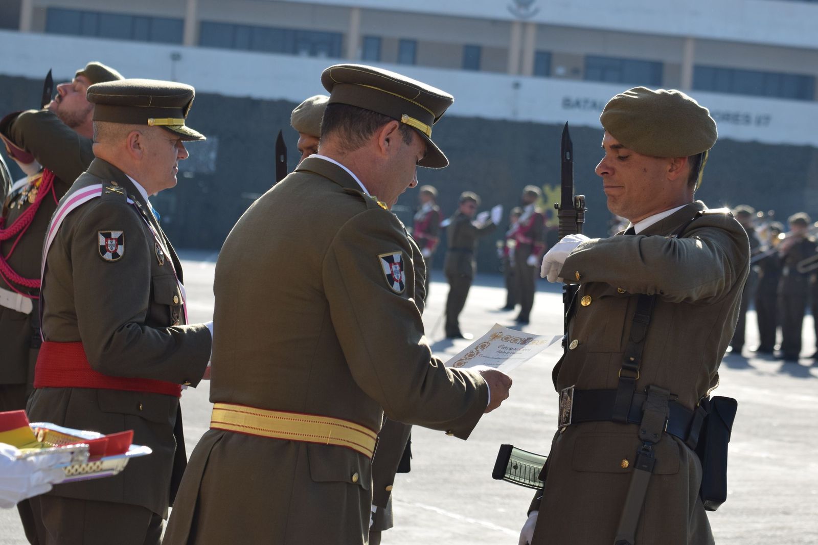 El Regimiento de Ingenieros 7 honra a San Fernando en una solemne parada militar en El Jaral