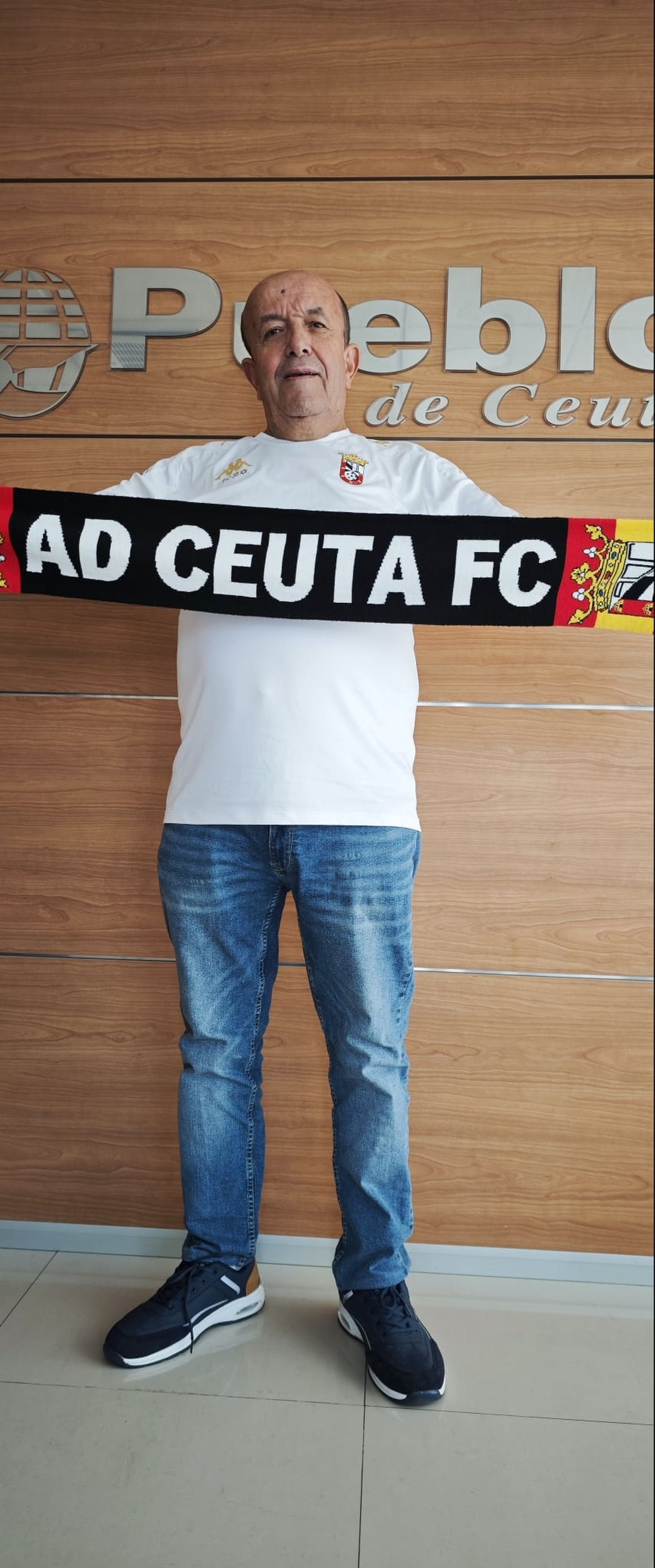 Tato Tuhami: setenta años sosteniendo el latido del Ceuta