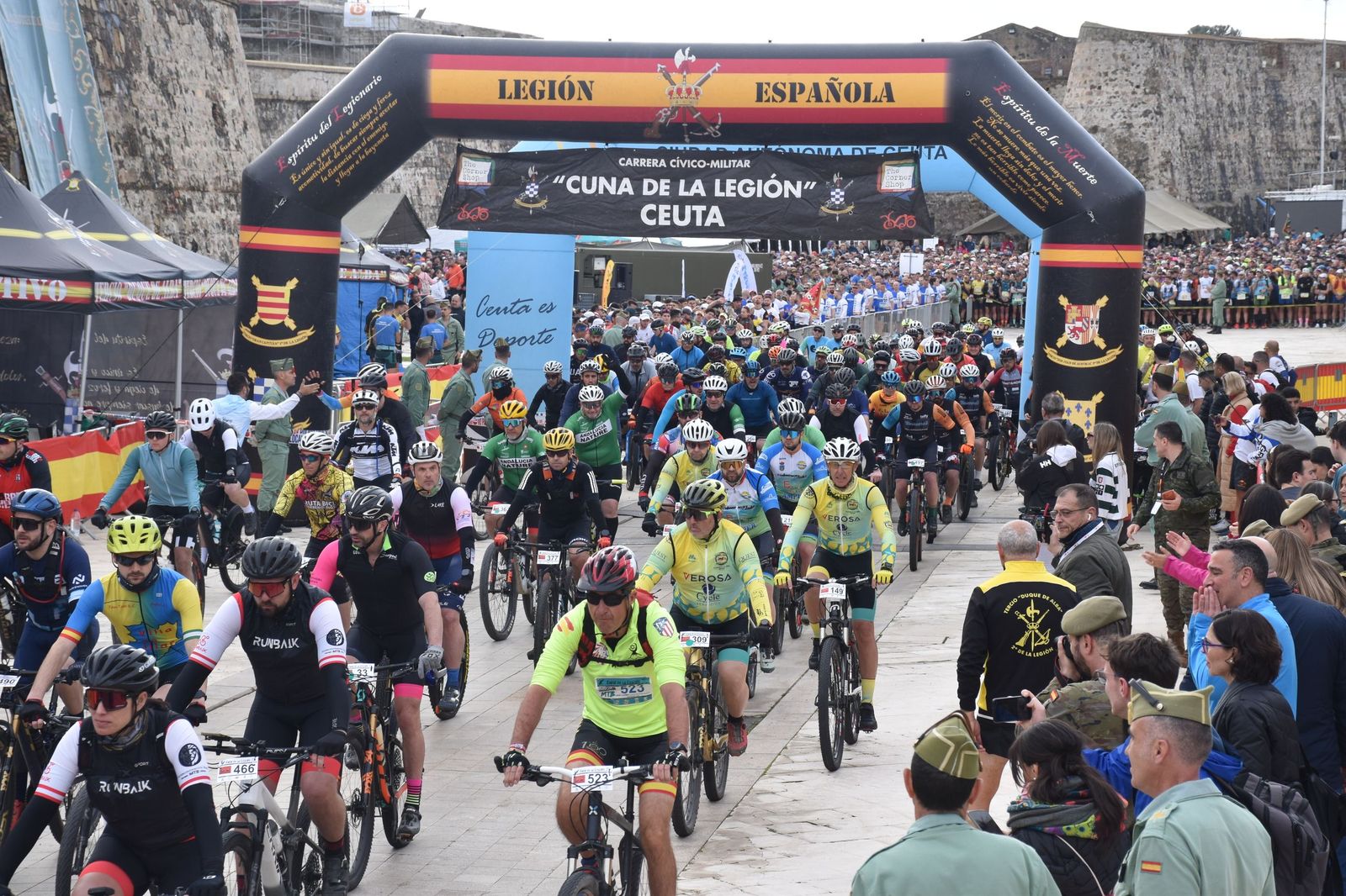 FOTOGALERÍA | Miles de corredores toman la salida en la X Cuna de la Legión: mira las imágenes
