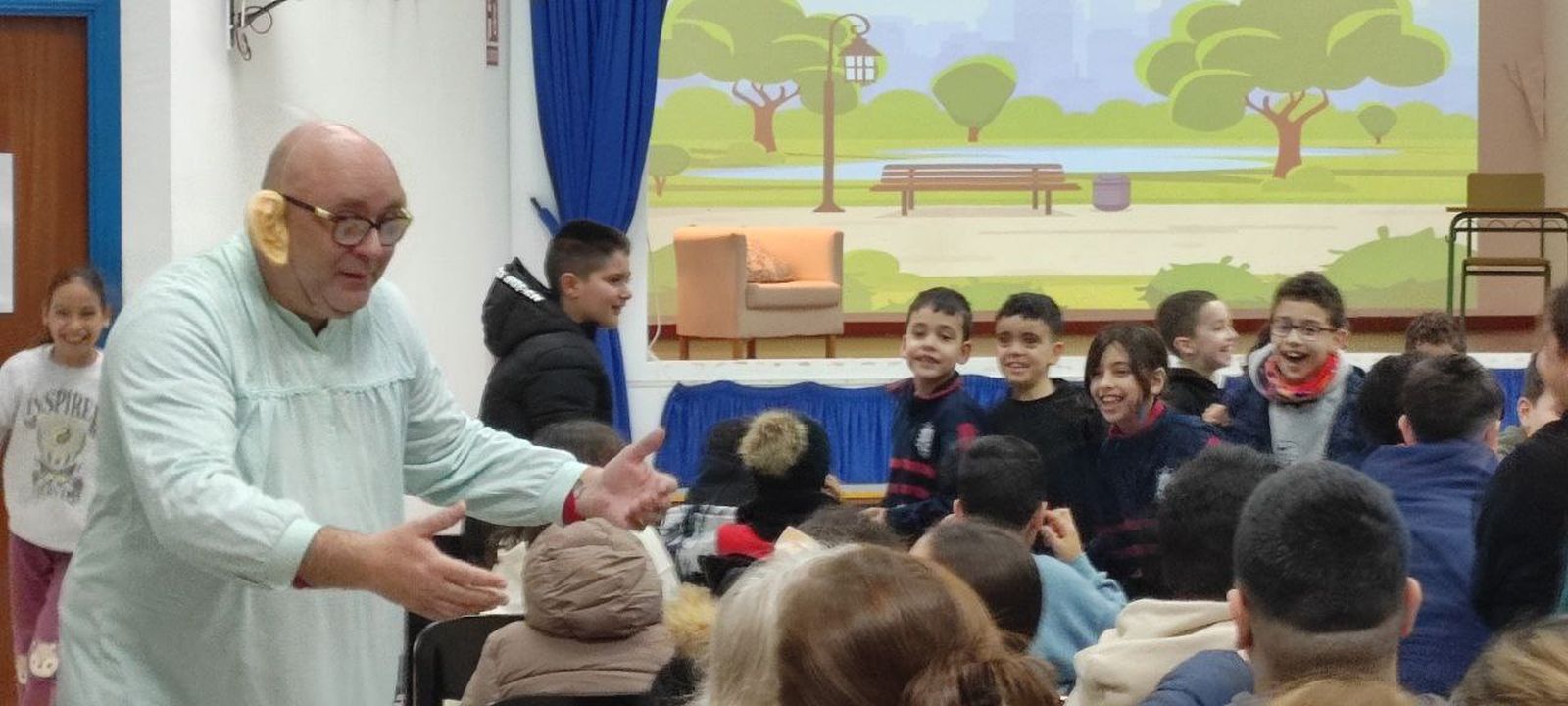 El CEIP Rey Juan Carlos I disfruta con una obra de teatro contra el Bullying en el Día de la Paz