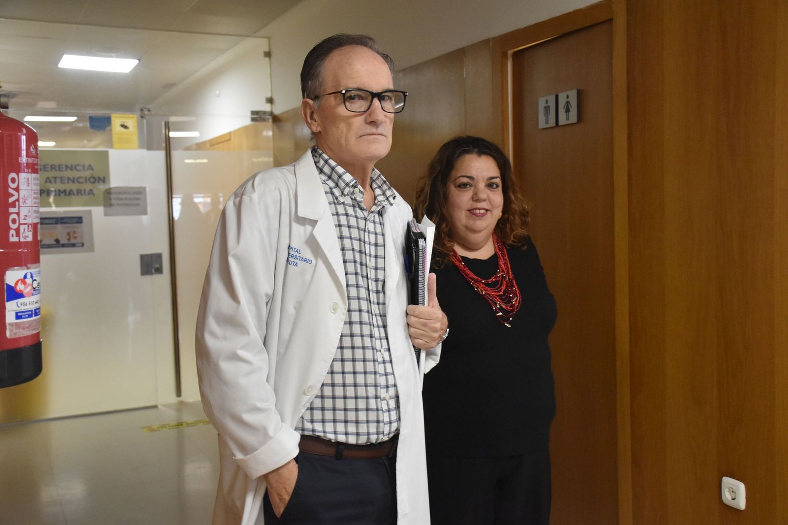 El director territorial del INGESA en Ceuta, Jesús Lopera, junto a la delegada del Gobierno, Cristina Pérez, este martes en Otero El director territorial del INGESA en Ceuta, Jesús Lopera, junto a la delegada del Gobierno, Cristina Pérez, este martes en Otero