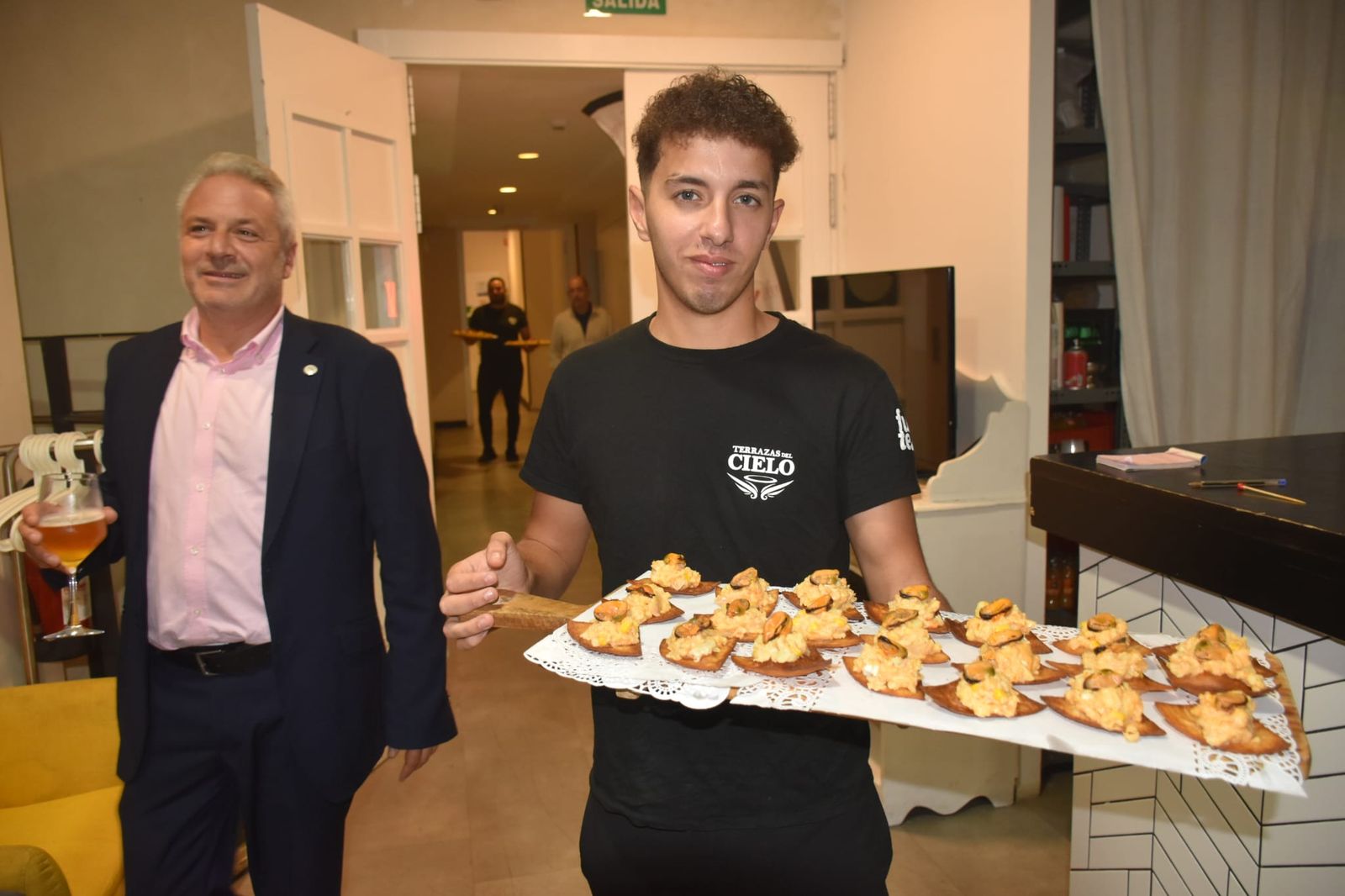 El fin de fiesta en el restaurante El Cielo de la Medalla de Oro concedida a Luhay Hamido
