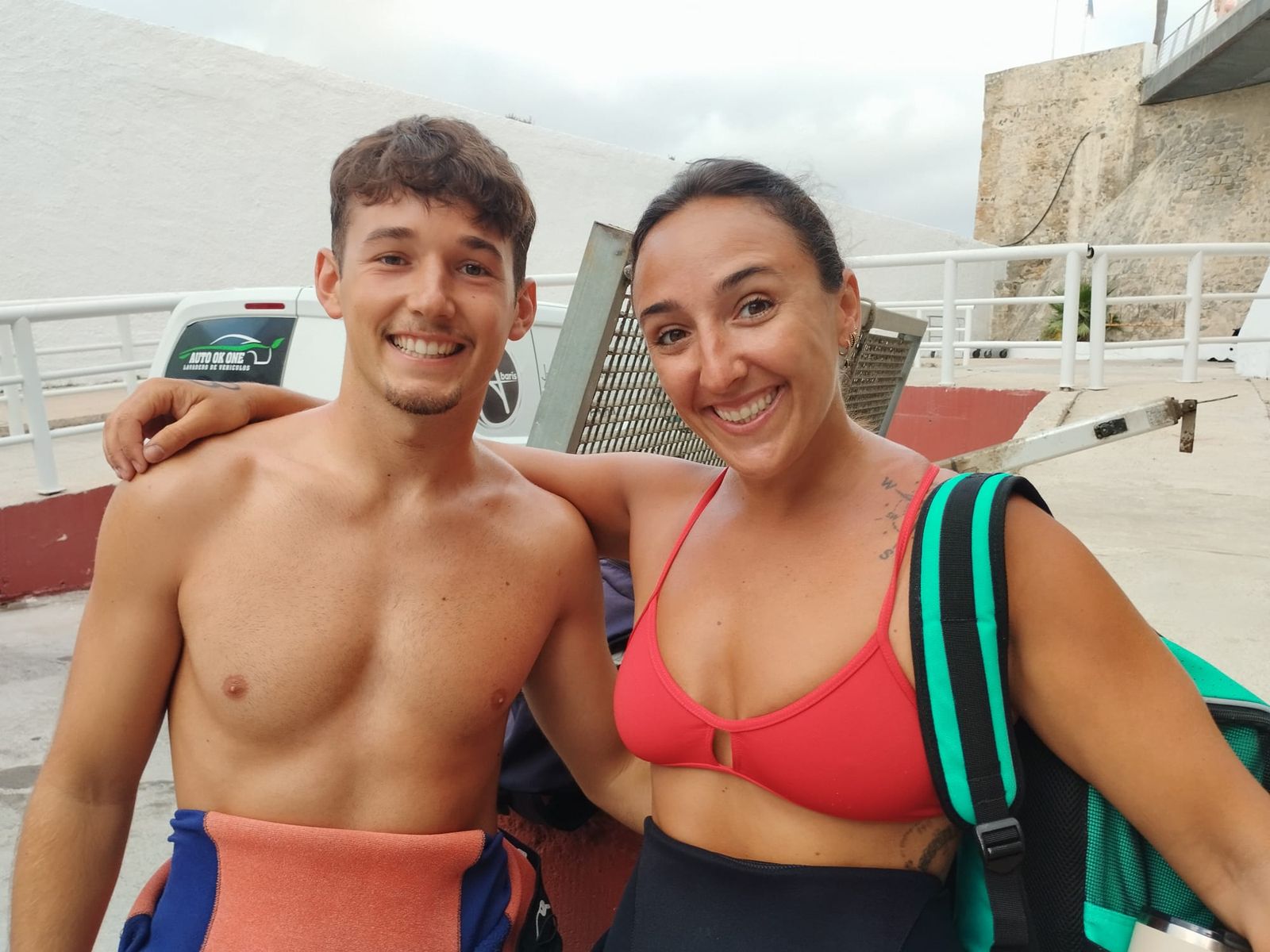 Participantes de la 'Vuelta al Hacho' a nado
