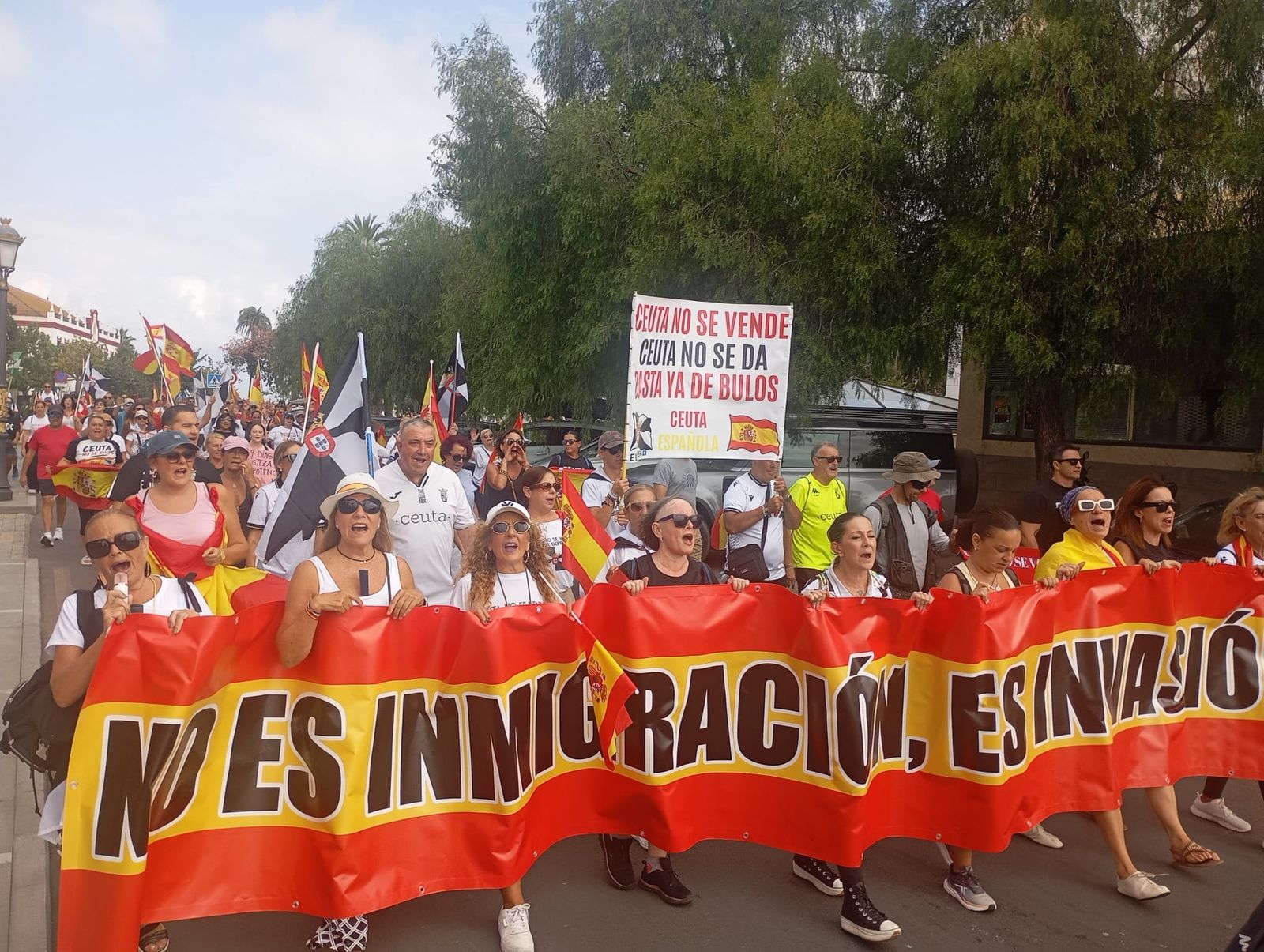 Ceuta vuelve a echarse a las calles para recordar que "Un caballa nunca se rinde"