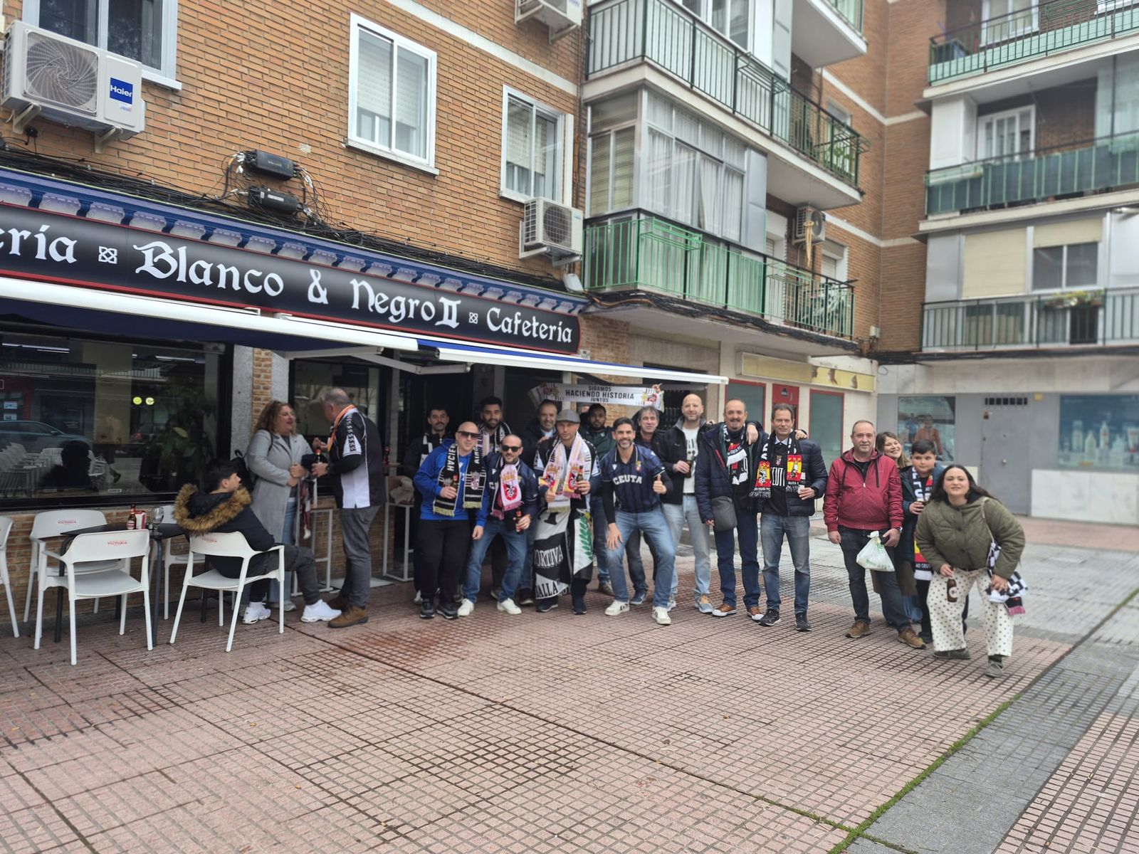 Aficionados ceutíes  ya disfrutan la previa del partido ante el Leganés