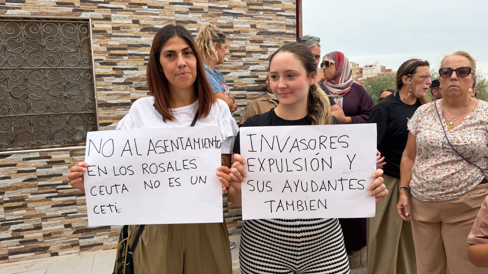 Indignación en Ceuta ante el asentamiento previsto frente a una guardería