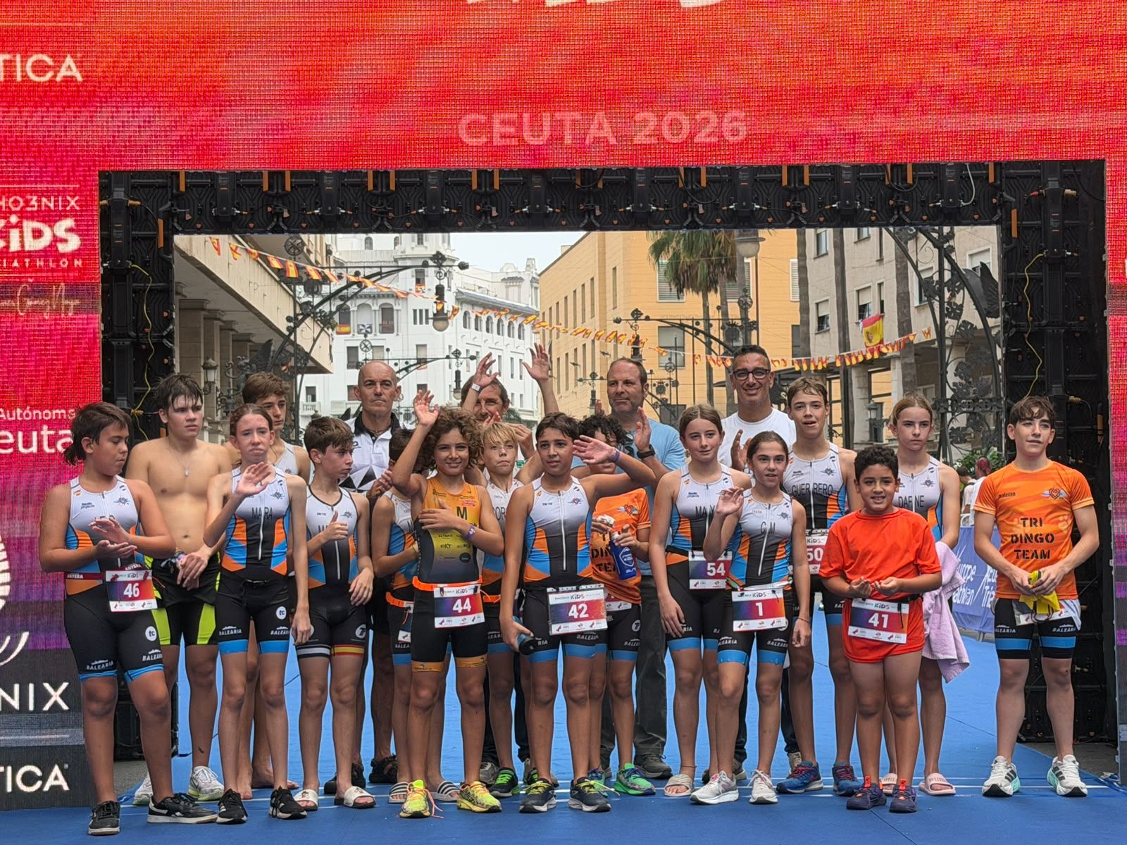 Los aficionados al triatlón en Ceuta se reúnen para participar en el Acuatlón Popular 'Juan Mur' y en la Phoenix Kids Triathlon