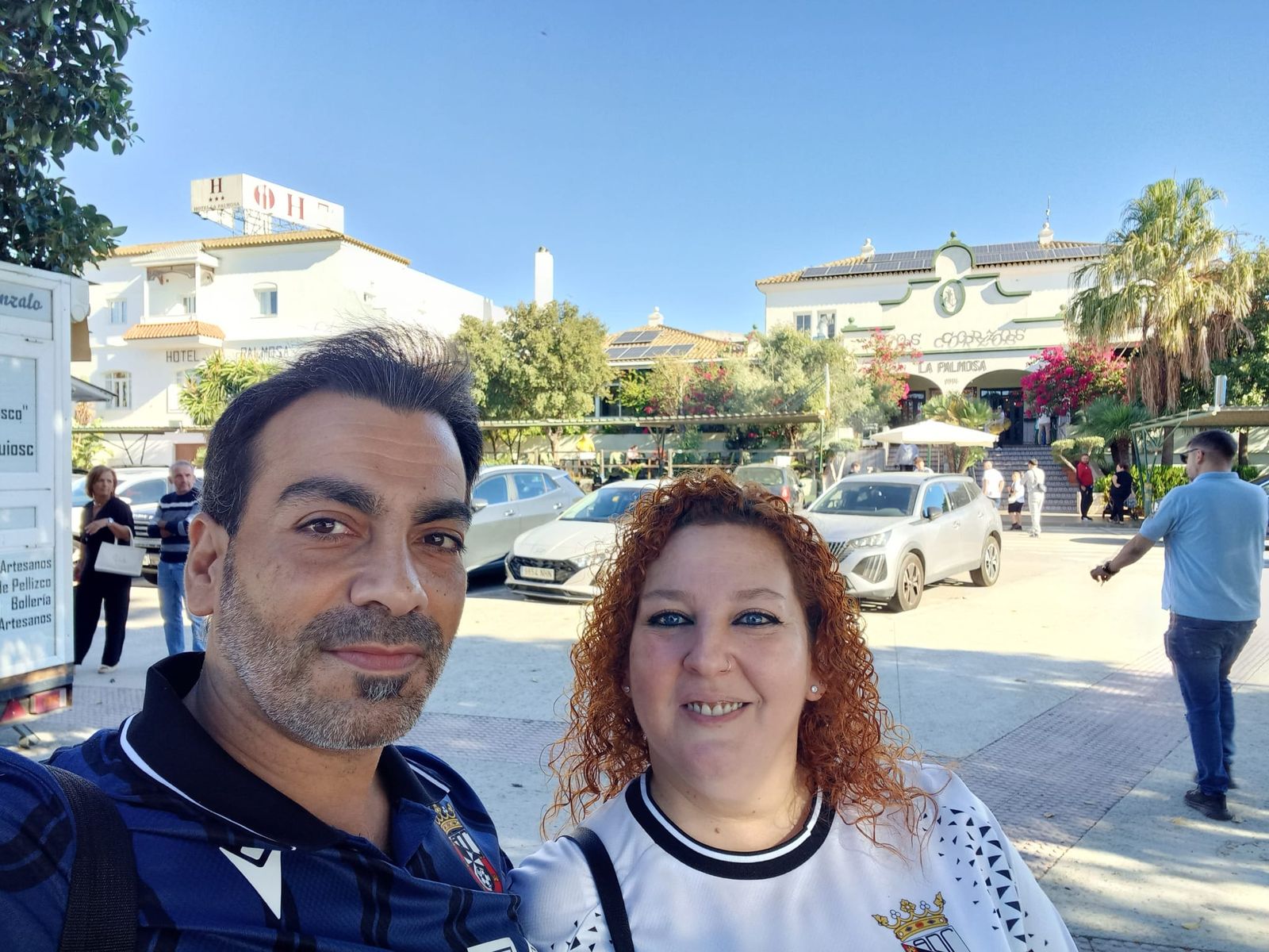 Aficionados ceutíes apoyando al Ceuta