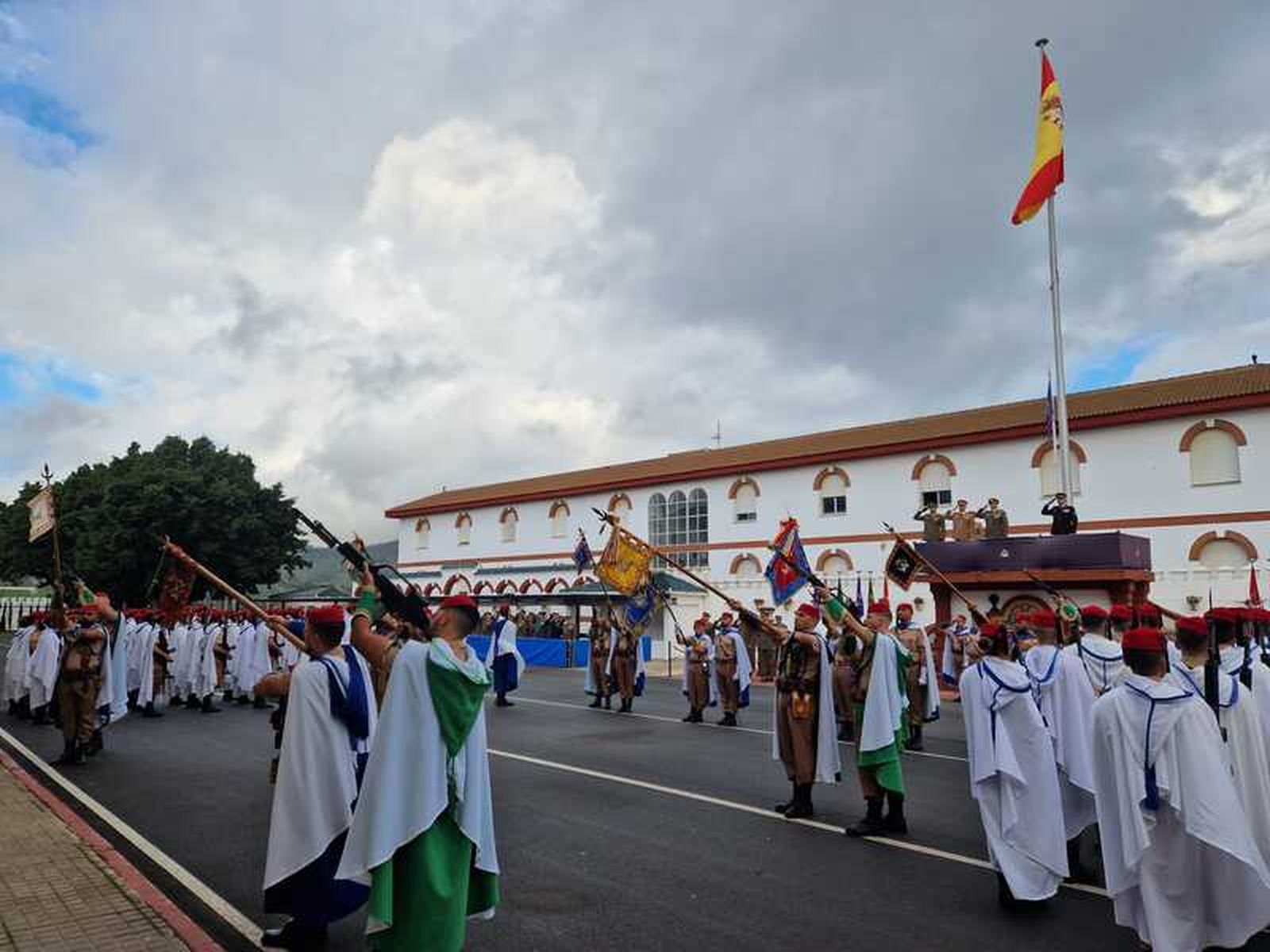 2636_5acto-de-homenaje-a-los-caidos-por-espana-descarga-de-fusileria