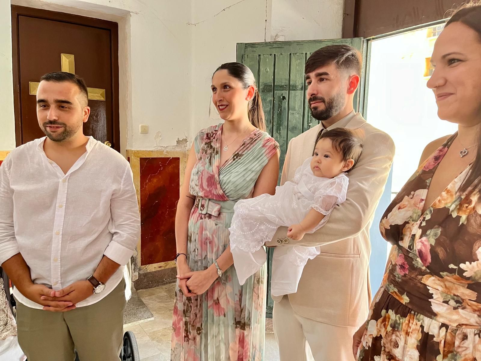 Gabriela recibe el Sacramento del Bautismo
