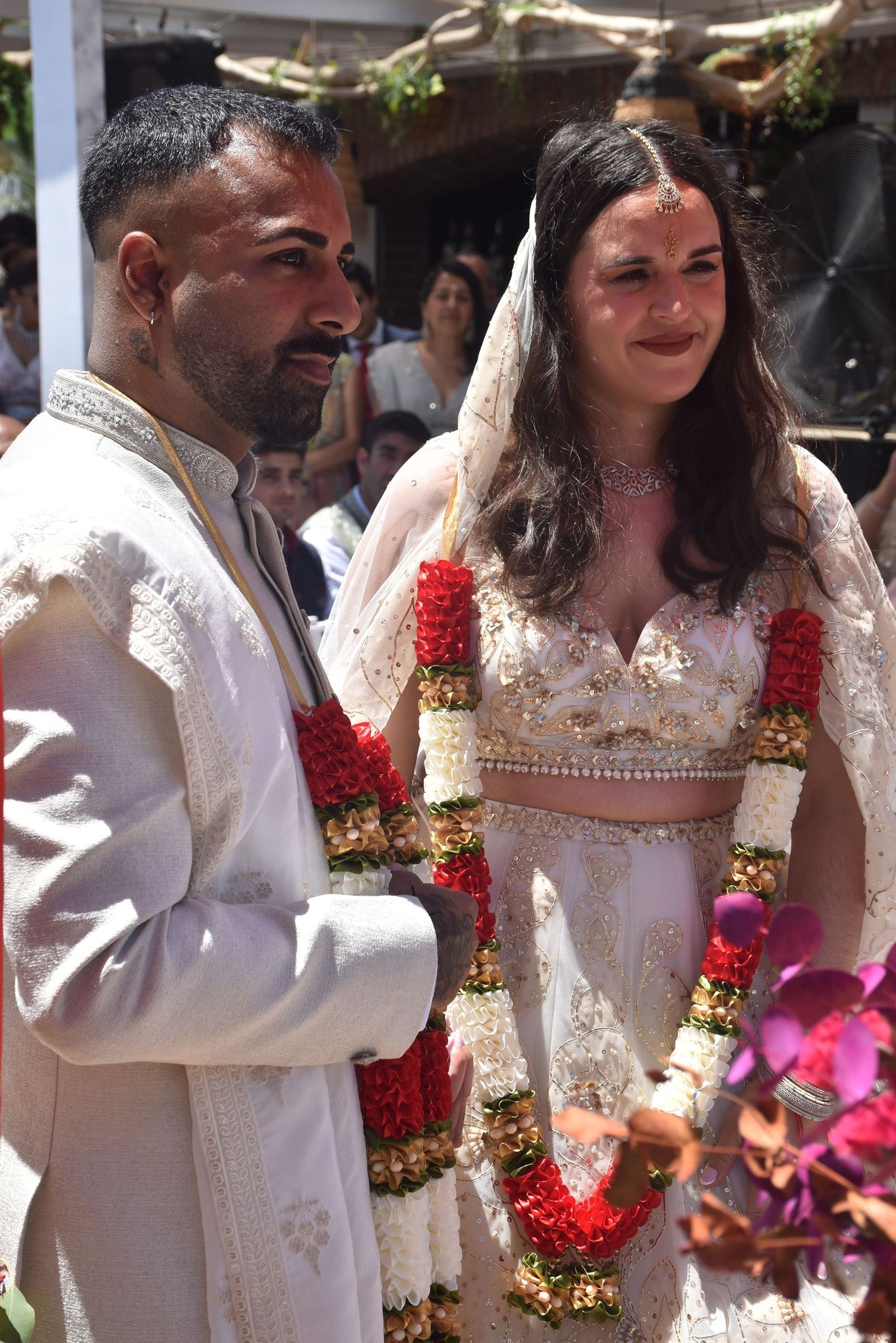 Direk y Rocío sellan su amor bajo el cielo de Ceuta