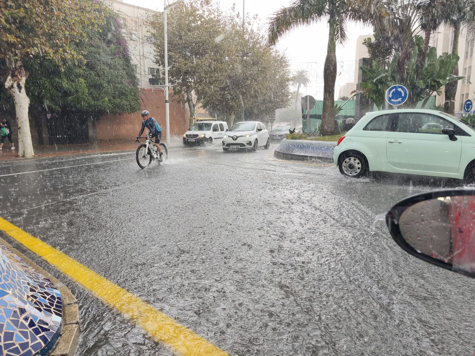 Tromba de lluvia y granizo en Ceuta este lunes