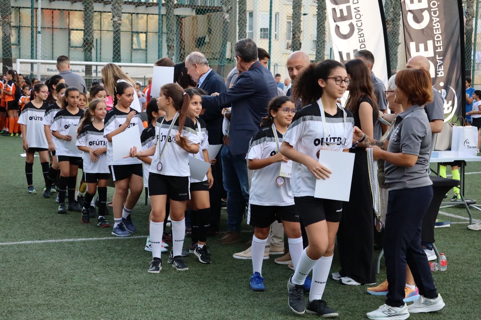Entrega de trofeos de la Liga Escolar Femenina