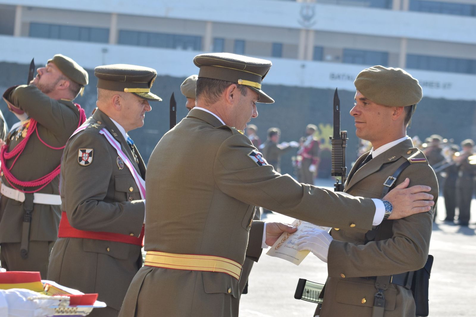 El Regimiento de Ingenieros 7 honra a San Fernando en una solemne parada militar en El Jaral