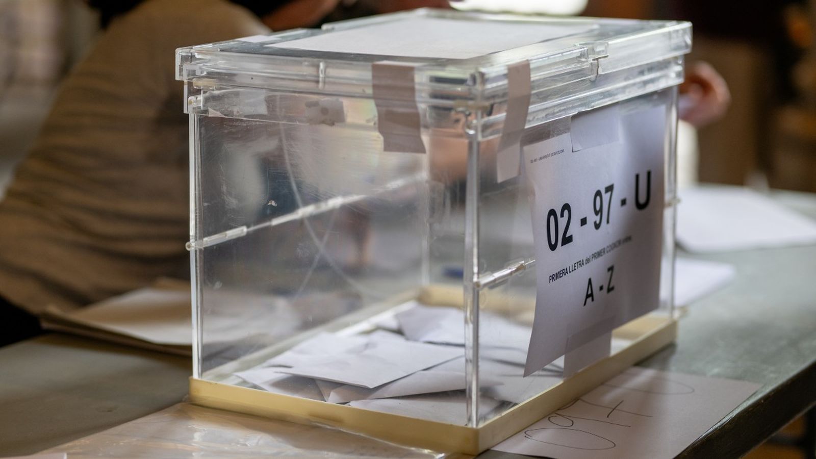 Urna de las elecciones en andalucía.
