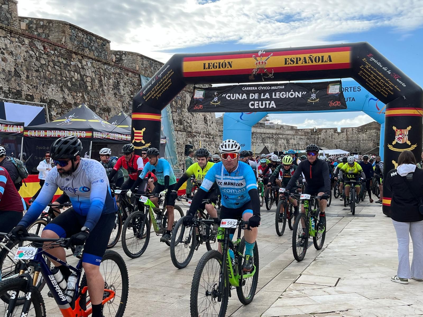 La previa y el inicio de la X Cuna de la Legión a través del objetivo de Reduan