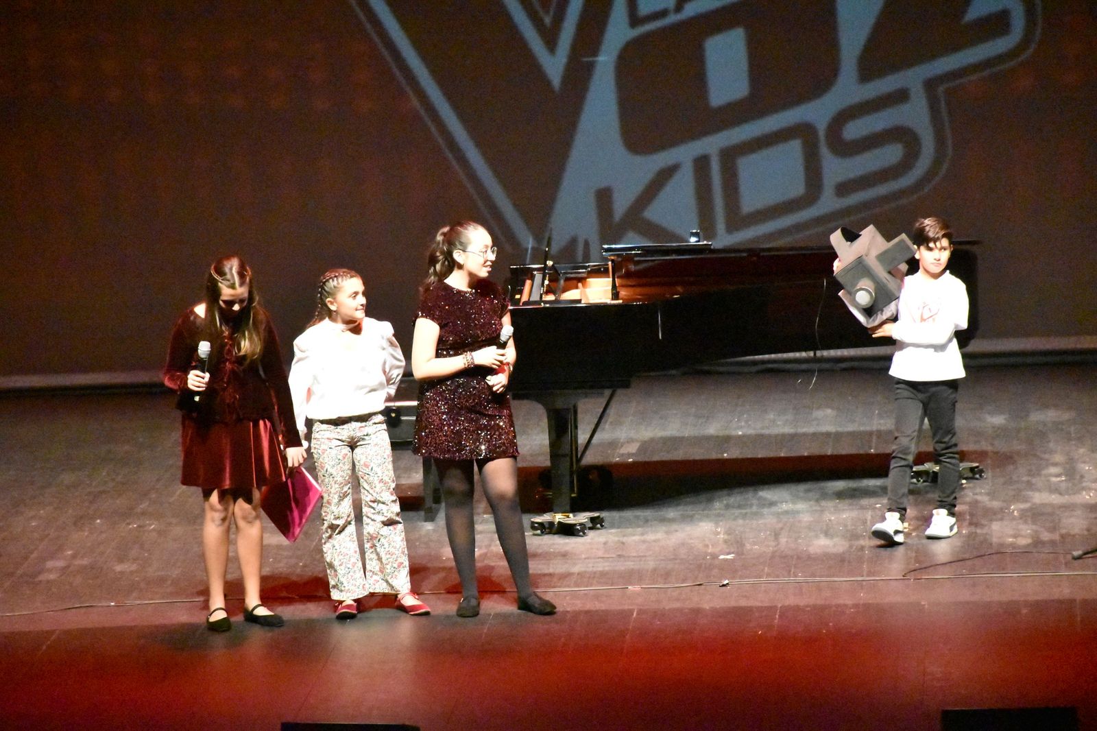 Los alumnos de La Inmaculada sorprenden con una “Voz Kids” dedicada a la Virgen