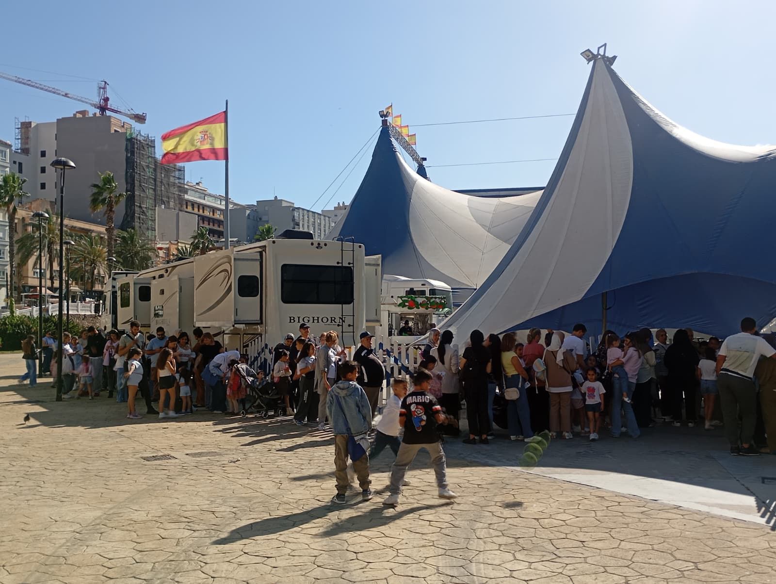 Éxito de público en la primera función del Circo Coliseo en Ceuta