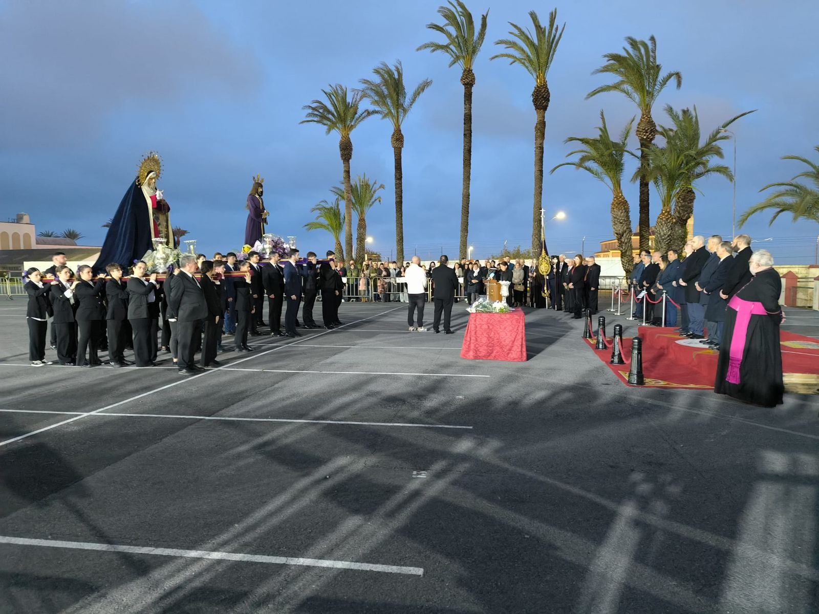 Así está siendo el traslado del Medinaceli y su Madre desde la barriada del Príncipe