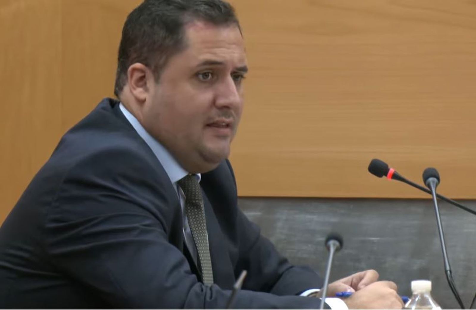 Alejandro Ramírez, consejero, durante el pleno