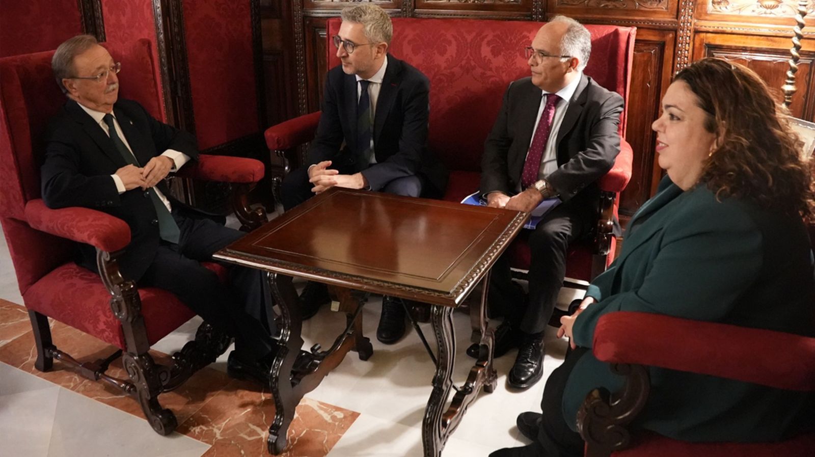 Un momento de la reunión celebrada en el Palacio Autonómico