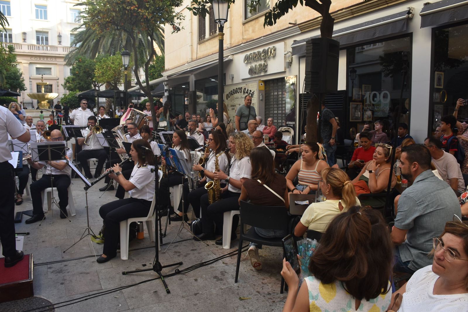 De los estadios a la plaza del pueblo: cuando la música se hace eterna