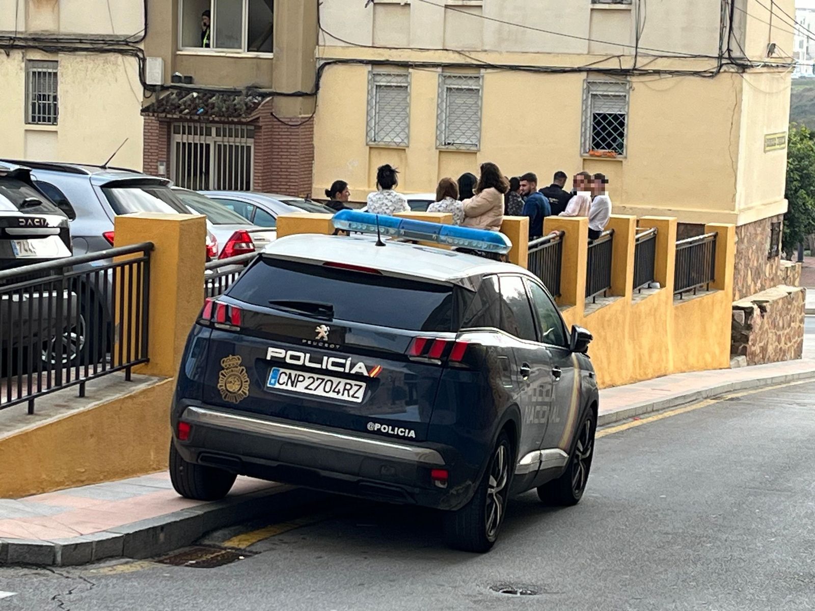 Un hombre, en estado crítico tras precipitarse desde un cuarto piso en Erquicia