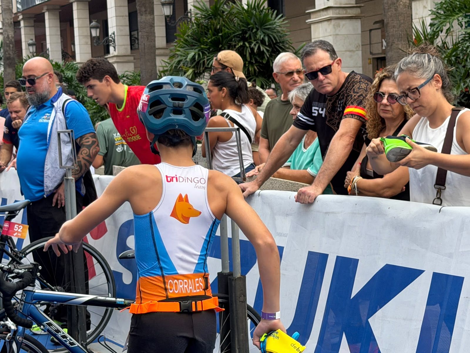 Los aficionados al triatlón en Ceuta se reúnen para participar en el Acuatlón Popular 'Juan Mur' y en la Phoenix Kids Triathlon