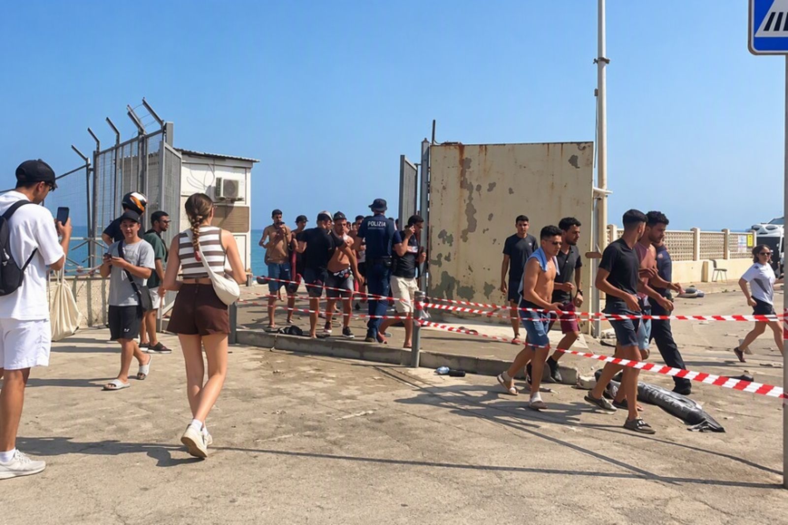 La AUGC rompe su silencio sobre el Tarajal: "Se abrió una cancela para salvar vidas, no una frontera"