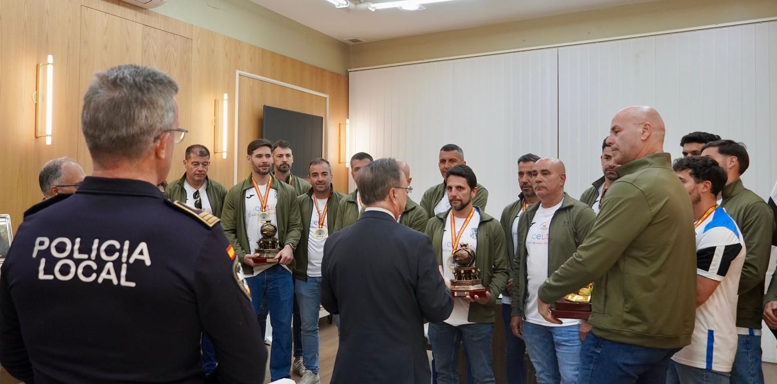 Recibimiento de presidente Vivas a la Policía Local