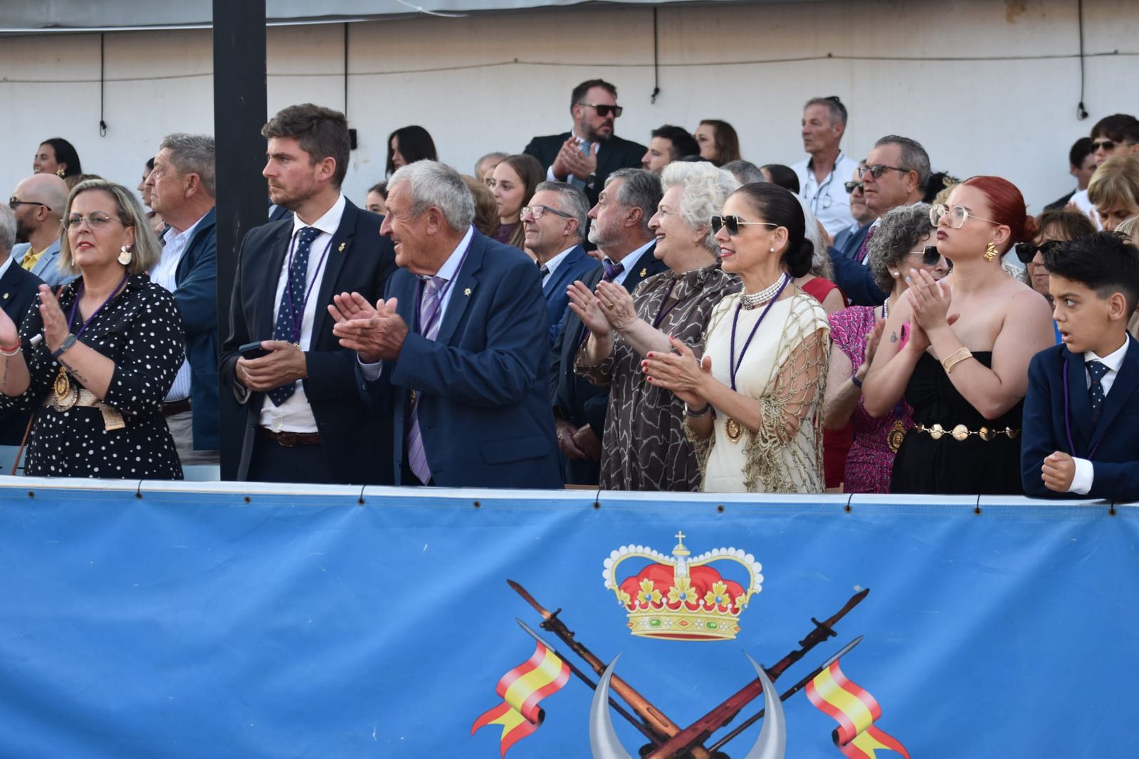 El acuartelamiento González-Tablas acoge una parada militar por el 115 aniversario de Regulares