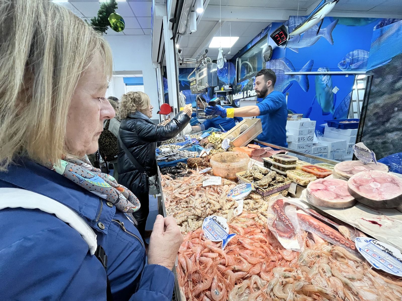 Imágenes de la pescadería de Younes en el Mercado Central.